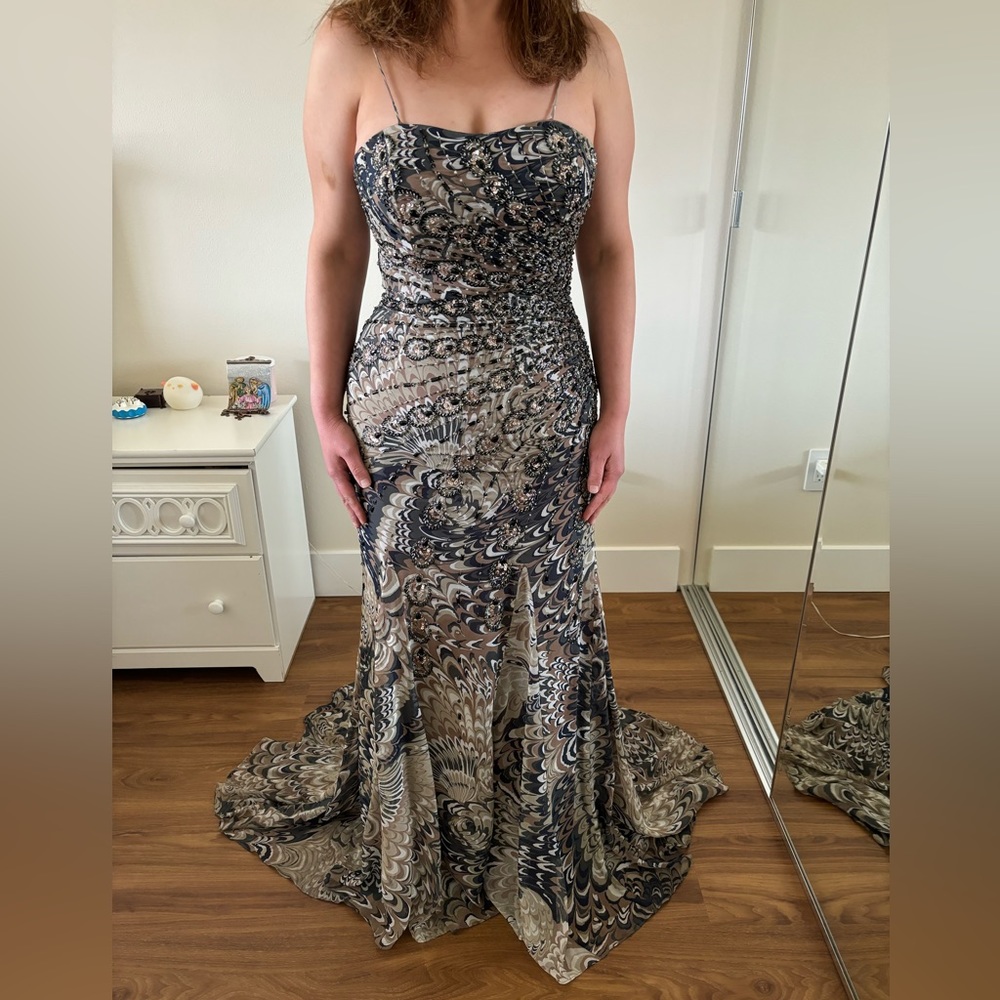 TONY BOWLS EVENINGS formal beaded dress (size 6) NWT